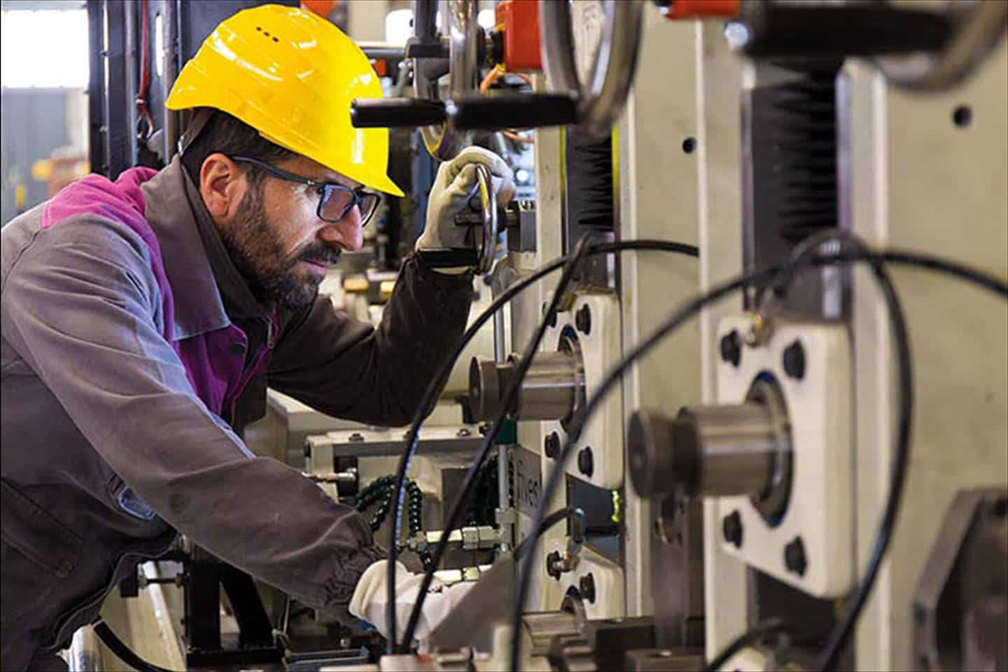 Ingenieur - Devenir ingénieur structure en aéronautique : formations ... : Ingénieur, missions, formations pour devenir ingénieur avec le guide métier du parisien etudiant !
